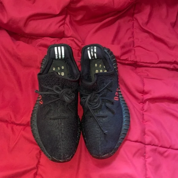 Black Athletic Sneakers (Yzy) - Picture 3 of 3